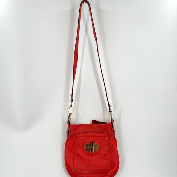 Vintage B Makowsky Coral Red Pebbled Leather Crossbody LARGE gold‎ Turnlock - Picture 3 of 8
